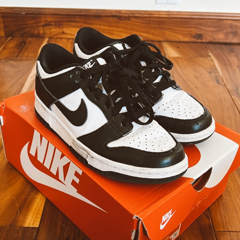 Nike Panda Dunks